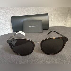 Saint Laurent sunglasses. 
Havana Grey
SLM101